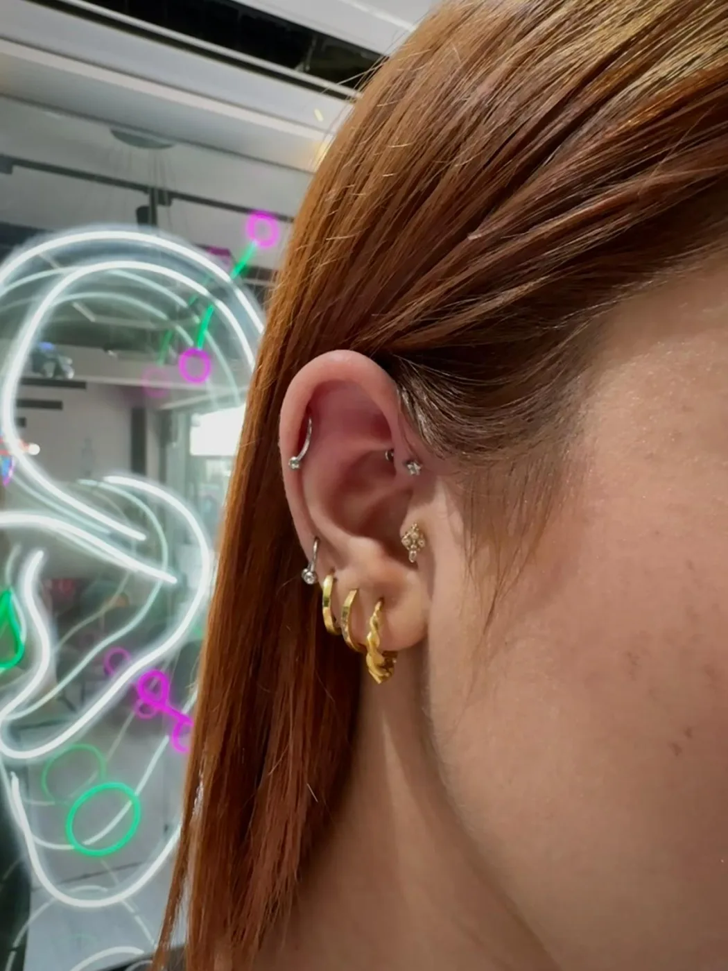 Küratöryel Kulak (Curated Ear) Nedir? Kulak Piercing Kombinasyonu Rehberi