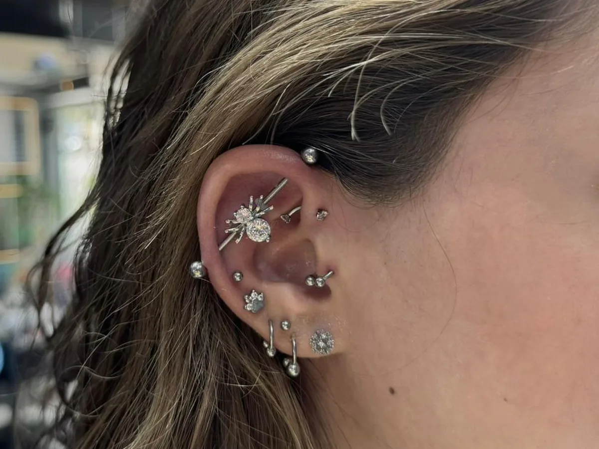 Rook Piercing Nedir? Acır mı, Kaç Ayda İyileşir?